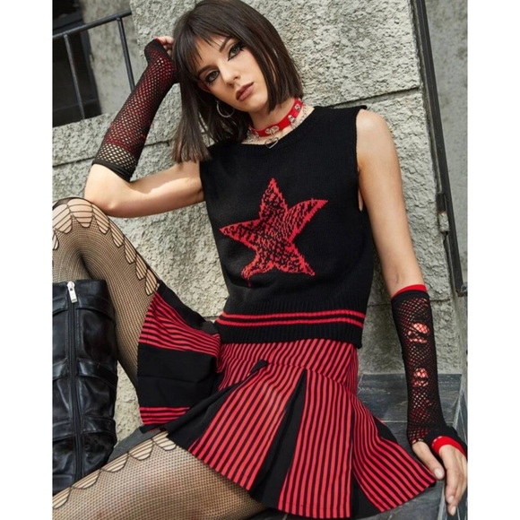 Star Print Black & Red Sweater Vest Sleeveless Goth Punk M & L Available - Picture 1 of 7